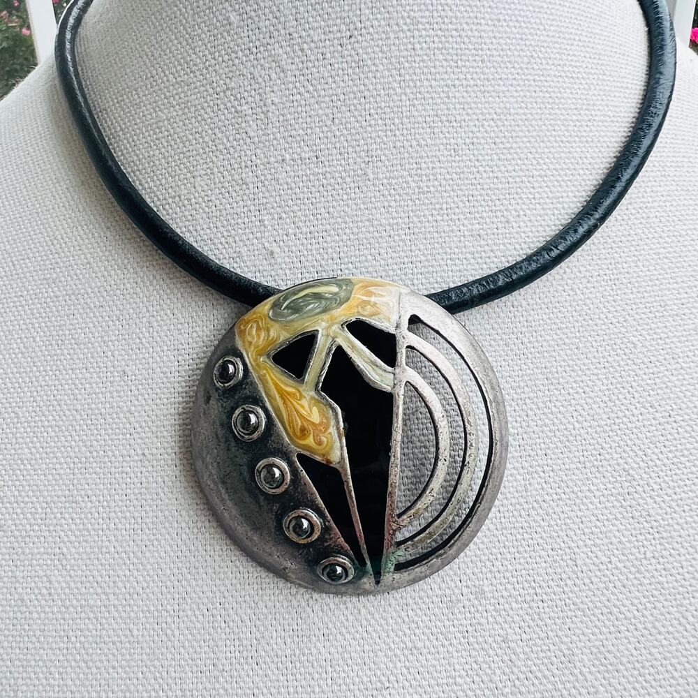 Chico’s Modernist Art Deco Enamel Disc Pendant Collar Necklace Silver Black